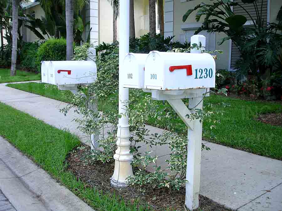 HIDDEN COVE Mailboxes